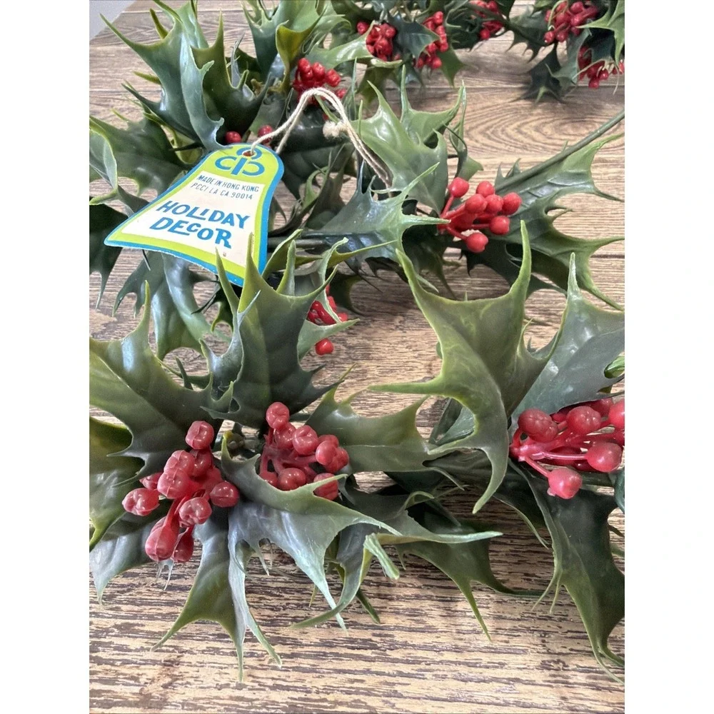 VTG Mid Century Holly Berry Plastic Modern Holiday Decor 1 Strand‎ Colorful Trim